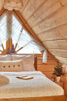 Attic country bedroom detail 