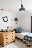 Country childs bedroom decorated for Christmas