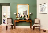 Classic console table and chairs 