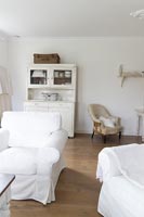 Country white living room detail 