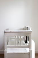 White distressed bench 