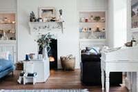Country living room detail 