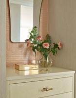 Mirror above chest of drawers 