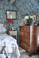 Country bedroom furniture 