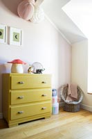 Childrens chest of drawers 