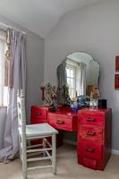 Classic dressing table 