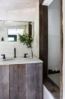 Cottage style bathroom sink