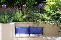 Built-in bench seat in modern garden 