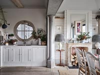 Modern country kitchen-diner with column