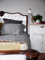 Country bedroom detail 