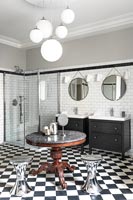 Modern black and white bathroom 