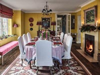 Classic dining room decorated for Christmas 