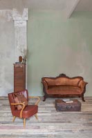 Vintage furniture in modern living room 