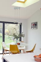 Small dining area in modern kitchen-diner