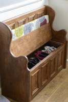 Wooden bench with storage for shoes 