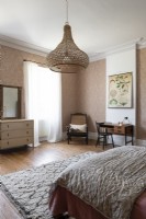 Classic style bedroom