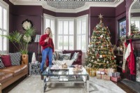 Carries Christmas Home - feature portrait 