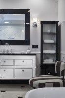 Black and white classic bathroom