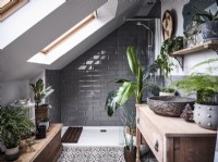 Modern Bathroom with houseplants