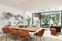 Modern dining room with view to courtyard