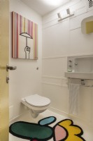 Retro bathroom in barbican apartment