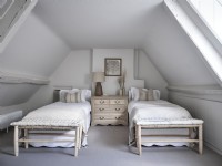Twin bedroom in neutral tones