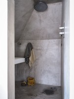Grey shower room