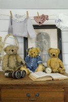 Old and vintage teddy bears, toys and decorations