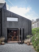 Wooden panel walls and Garden space