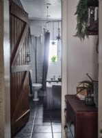 Modern rustic Bathroom 