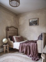 Kids Bedroom with Neutral Plaster wall