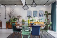 Colourful dining room equipped with vintage accessories