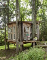 Inspired by a poem by Wendell Berry), Emily and Sloan Southard named their tiny treehouse 
