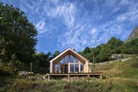 Modern cabin set in scenic countryside