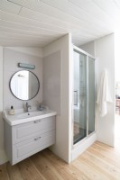 Small modern bathroom - sink and shower cubicle
