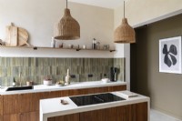 Modern wooden kitchen with stone tiled splashbacks