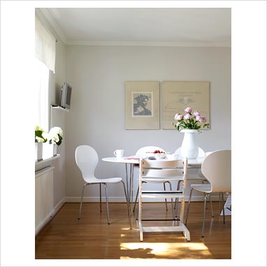 Arne Jacobsen Dining Chair CH8302A